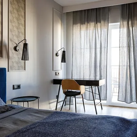 Urban Chic - Cozy And Modern Apartment- Jana Pawla Apartment