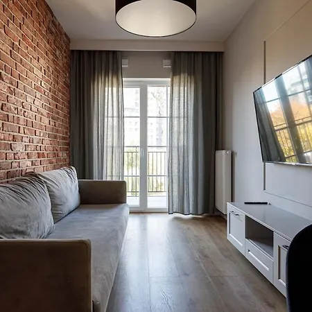 Urban Chic - Cozy And Modern Apartment- Jana Pawla Apartment *