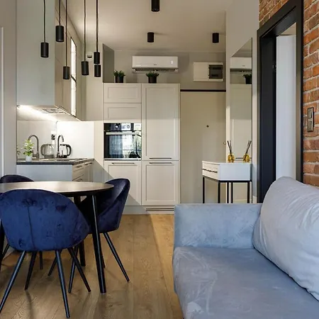 Urban Chic - Cozy And Modern Apartment- Jana Pawla *