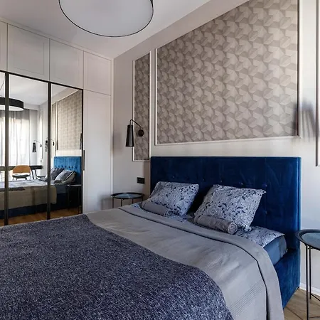 Urban Chic - Cozy And Modern Apartment- Jana Pawla